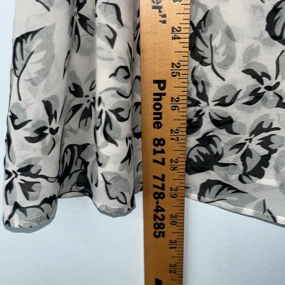 CABI Chiffon Sleeveless Semi-Sheer Floral Tunic Top Gray Adjustable Straps Sz Sm - Picture 12 of 12